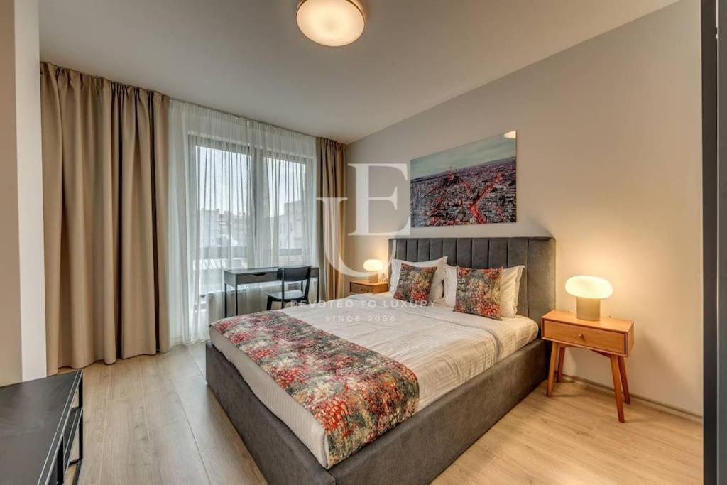 New York: A Spacious Modern Apartment With Parking София Экстерьер фото