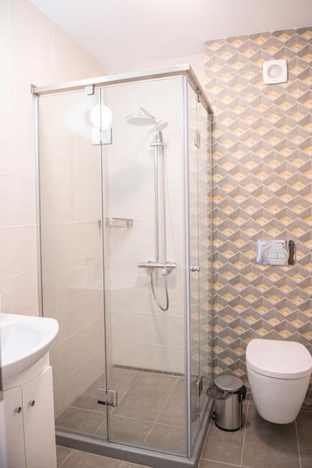 New York: A Spacious Modern Apartment With Parking София Экстерьер фото