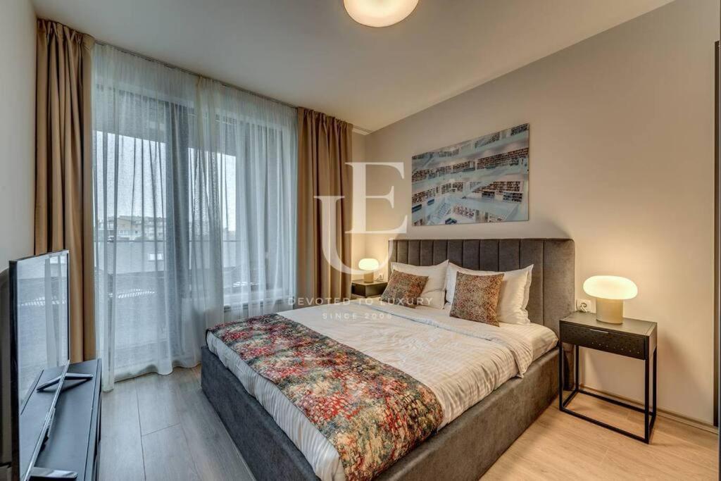 New York: A Spacious Modern Apartment With Parking София Экстерьер фото