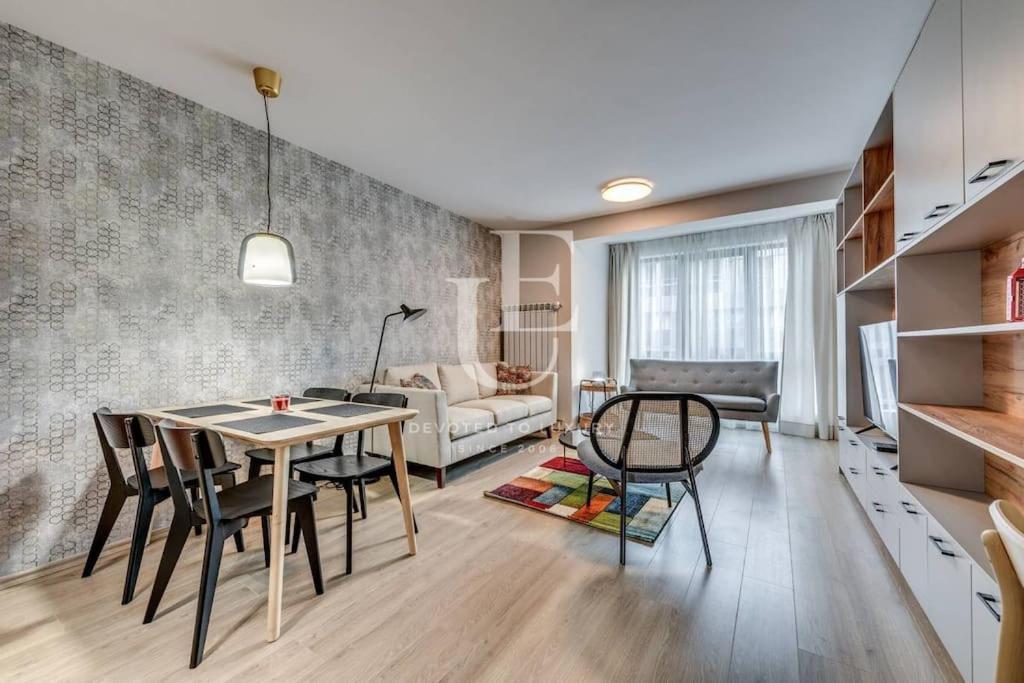 New York: A Spacious Modern Apartment With Parking София Экстерьер фото