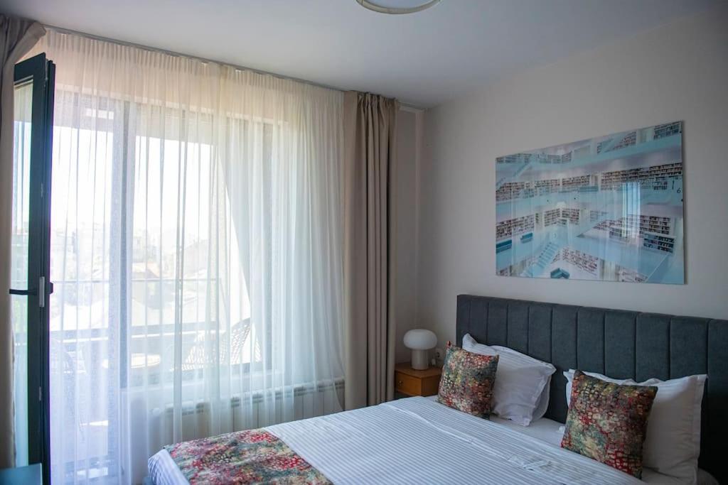 New York: A Spacious Modern Apartment With Parking София Экстерьер фото