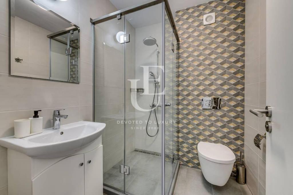 New York: A Spacious Modern Apartment With Parking София Экстерьер фото